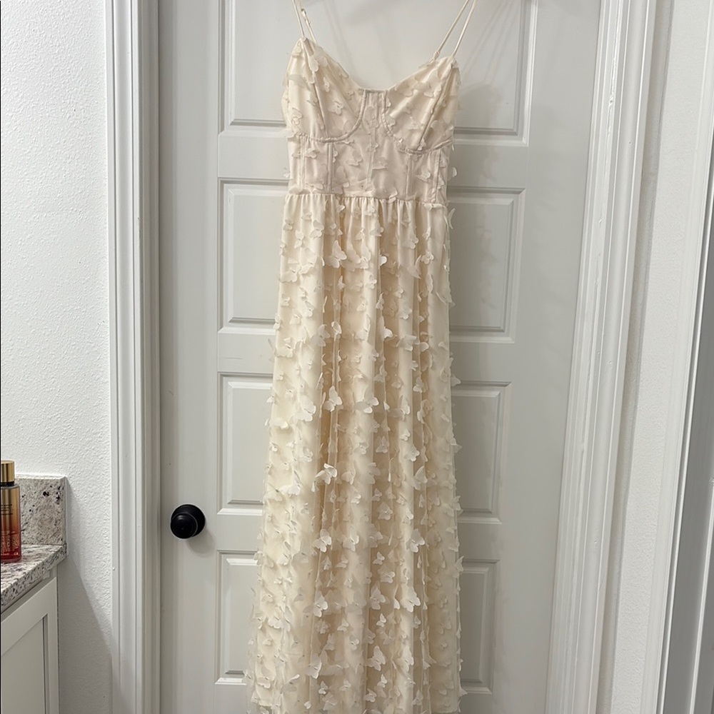 Chic Cream Maxi Dress with Floral Details